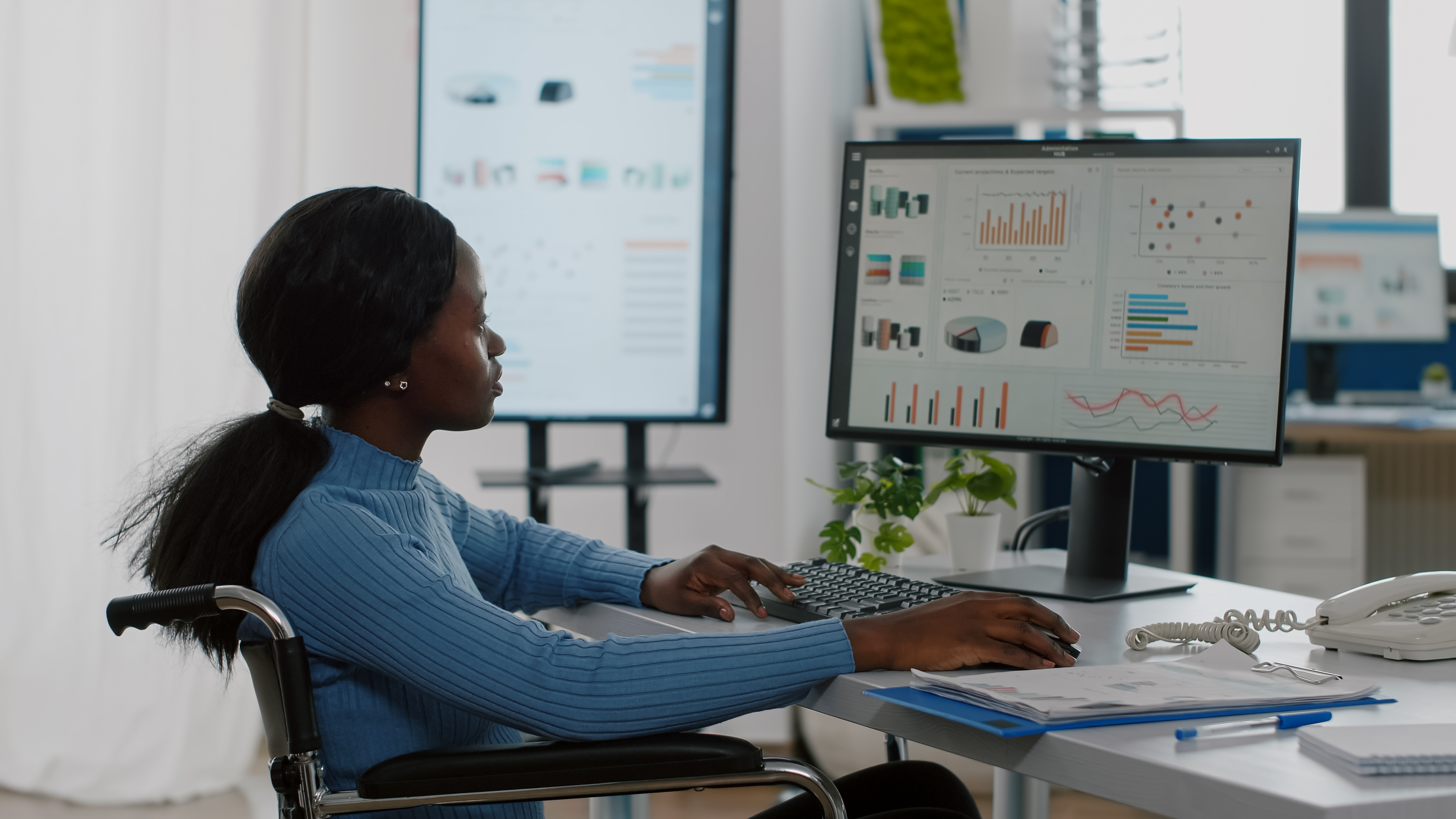 Data Management and Analysis Using Stata